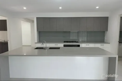 Property photo of 9 Degrees Road Greenvale VIC 3059