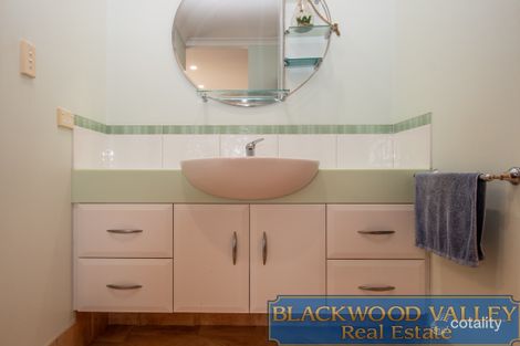 Property photo of 6 Jacaranda Place Kangaroo Gully WA 6255