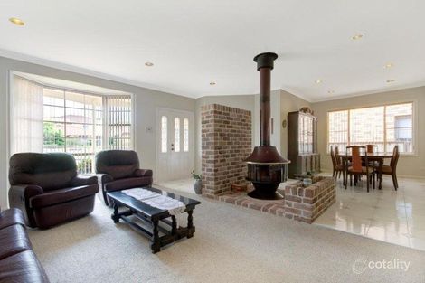 Property photo of 27 Hutchinson Drive Balgownie NSW 2519