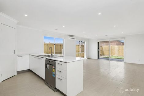 Property photo of 52 Chambers Crescent Cranbourne North VIC 3977