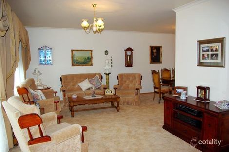 Property photo of 12 Kensington Court Hampton Park VIC 3976