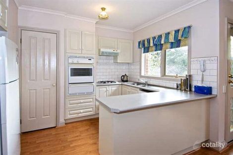 Property photo of 2 Piccadilly Close Greensborough VIC 3088