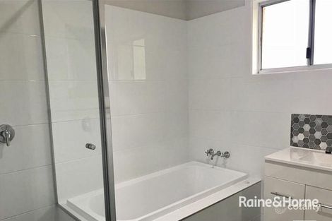 18 Peel St, Redland Bay, QLD 4165