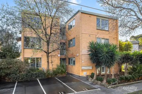 2/485 St Kilda St, Elwood, VIC 3184