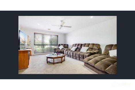 Property photo of 17 Karinya Close Werribee VIC 3030