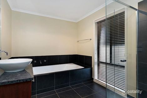 Property photo of 10 Ambrosia Rise Epsom VIC 3551