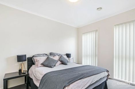 Property photo of 3 Central Avenue Pakenham VIC 3810