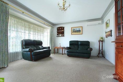 Property photo of 18 Normandie Place Unanderra NSW 2526