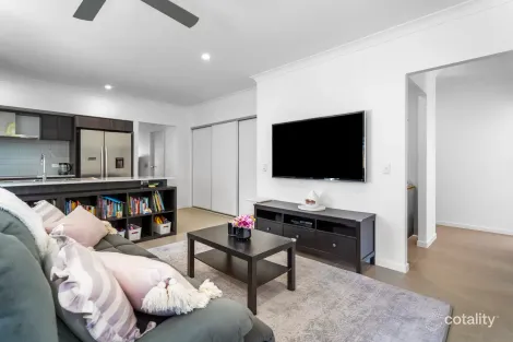 Property photo of 15 Brookview Place Bahrs Scrub QLD 4207