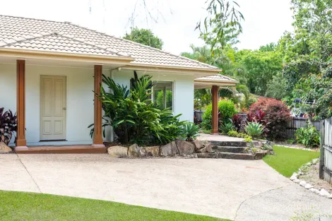 11 Lake Macdonald Dr, Cooroy, QLD 4563