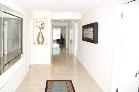 Property photo of 17 Creekview Avenue Pakenham VIC 3810