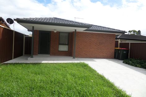10 Agnew Cl, Bossley Park, NSW 2176