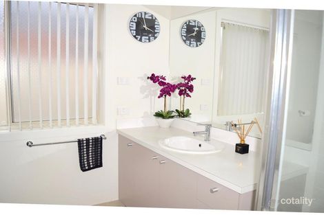 Property photo of 17 Creekview Avenue Pakenham VIC 3810