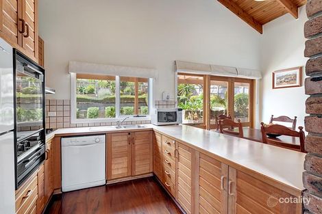 Property photo of 11 Cassinia Road Templestowe Lower VIC 3107
