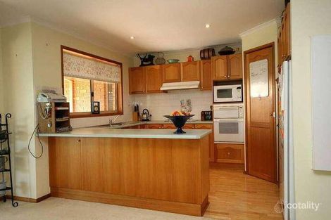 Property photo of 11 Falcon Circuit West Wodonga VIC 3690