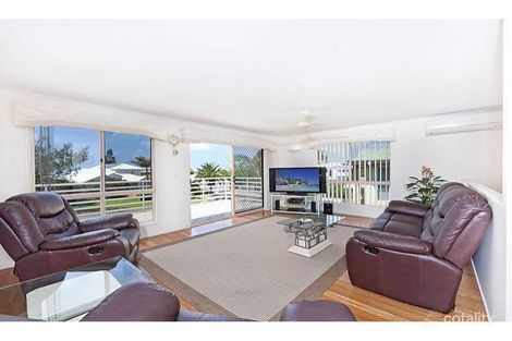 Property photo of 5 Tropicana Rise Castaways Beach QLD 4567