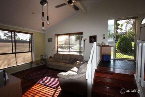 Property photo of 8 Thane Close Rosemeadow NSW 2560