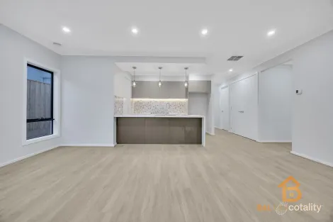 Property photo of 12 Bobbin Street Fraser Rise VIC 3336