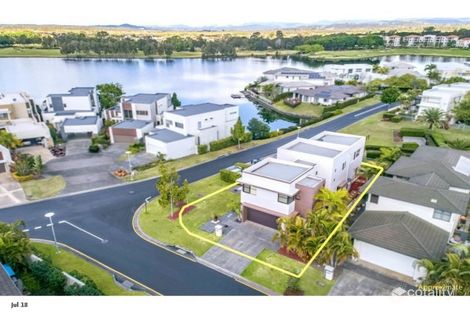 Property photo of 6020 Lucerne Circuit Hope Island QLD 4212