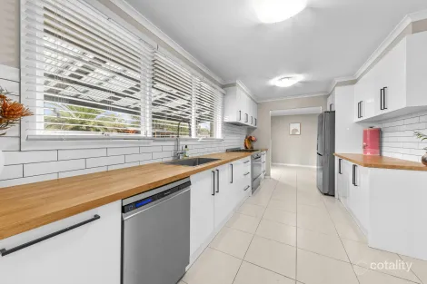 Property photo of 58 Lyrebird Drive Carrum Downs VIC 3201