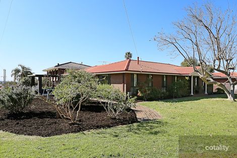 Property photo of 2 Muir Place Halls Head WA 6210