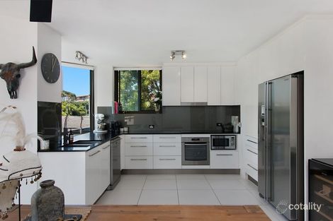 Property photo of 2/7 Nyrang Avenue Palm Beach QLD 4221