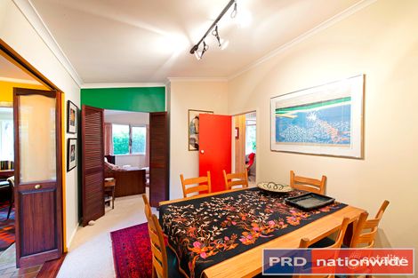 Property photo of 98 Caley Crescent Narrabundah ACT 2604