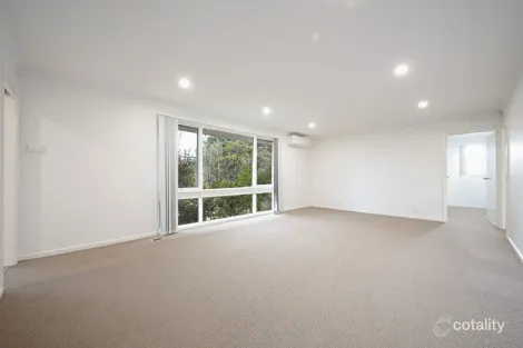 Property photo of 31 Coane Street Holder ACT 2611