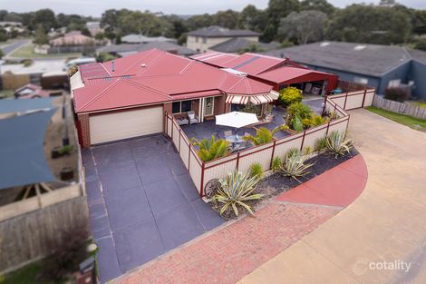 Property photo of 2 Regal Place Somerville VIC 3912