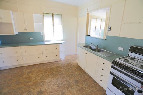 Property photo of 20 Meadow Street Keppel Sands QLD 4702