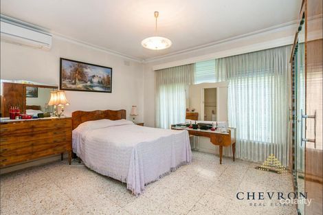 Property photo of 1 Hughes Parade Reservoir VIC 3073