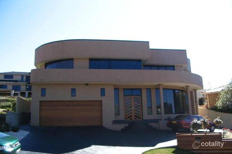 4 Highfields, Cordeaux Heights, NSW 2526