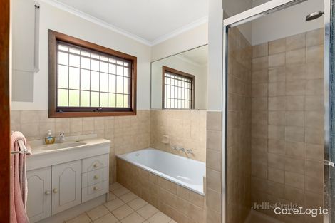 Property photo of 2/15 Meadow Grove Deepdene VIC 3103