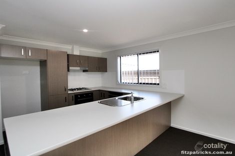 Property photo of 1/28 Gasnier Loop Boorooma NSW 2650