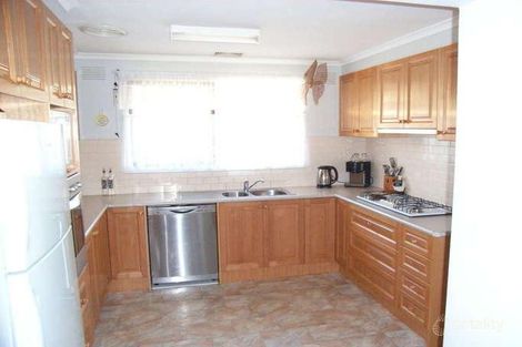 Property photo of 7 Septimus Close Mill Park VIC 3082