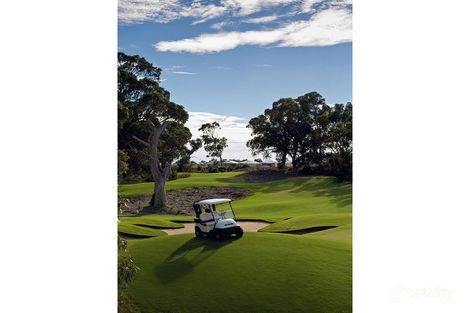 Property photo of 16 Newmarket Road Meadow Springs WA 6210