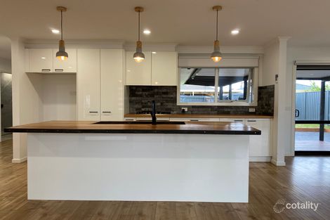 Property photo of 2 Riverside Avenue Werribee VIC 3030