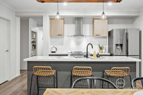 Property photo of 18 Resolution Circuit Doreen VIC 3754