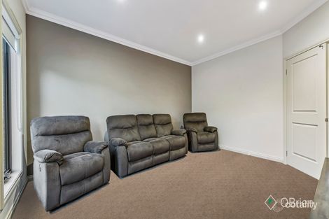 Property photo of 21 Stradbroke Gardens Caroline Springs VIC 3023