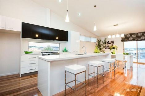 Property photo of 1 Coulthard Crescent Doreen VIC 3754