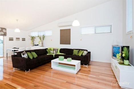 Property photo of 1 Coulthard Crescent Doreen VIC 3754