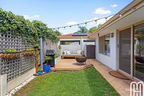 2/3 Helmsley St, Scarborough, WA 6019