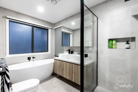 Property photo of 21A Bonnie Doone Street Briar Hill VIC 3088