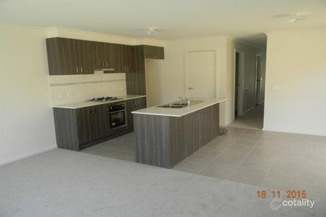 Property photo of 2/13 Torre Road Pakenham VIC 3810