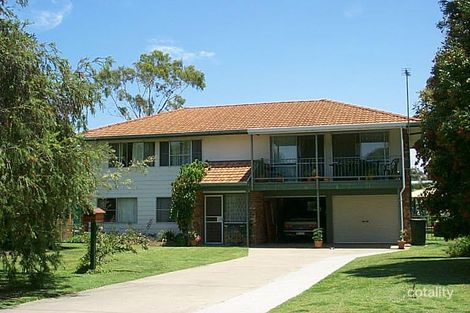 Property photo of 10 Alkina Crescent Boyne Island QLD 4680