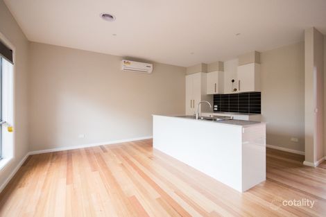 Property photo of 2/15 Suffolk Street Reservoir VIC 3073