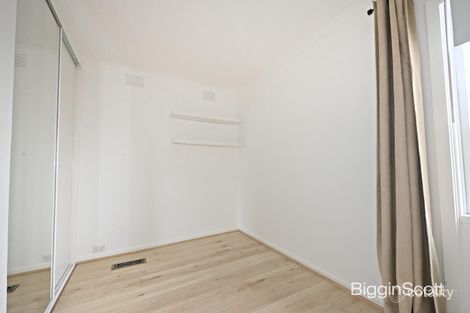 Property photo of 16 Charles Green Avenue Endeavour Hills VIC 3802