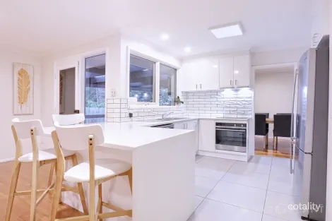Property photo of 51 Macclesfield Road Emerald VIC 3782