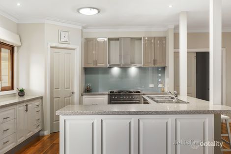 Property photo of 134 Thompson Crescent Research VIC 3095
