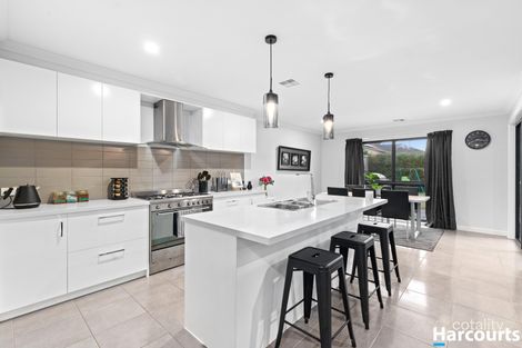Property photo of 18 Leveret Way Narre Warren South VIC 3805